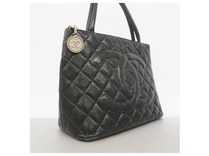 Borsa Tote Chanel in vitello martellato nero - vista 2