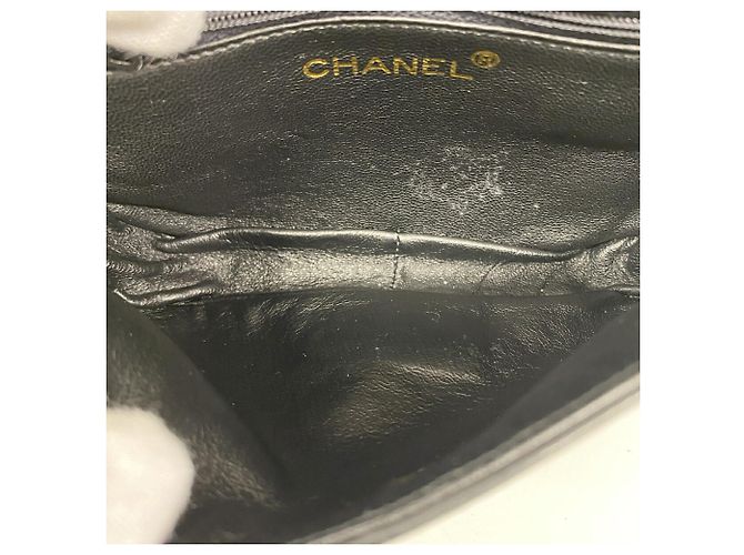 Borsa a tracolla Chanel in pelle d'agnello nera Nero - vista 4