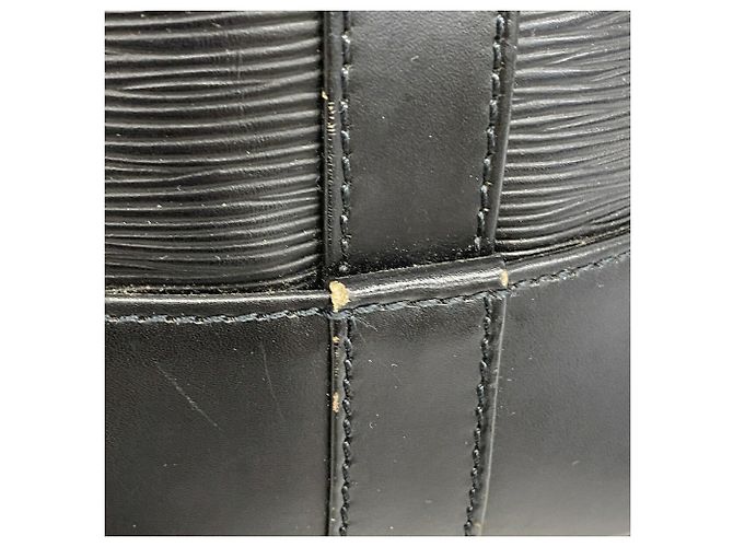 Borsa a tracolla Louis Vuitton Epi Randonee PM Nero - vista 9