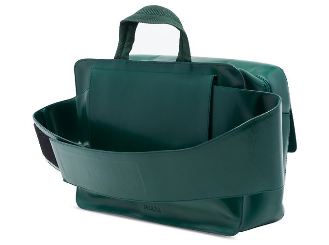 Prada wandelbare Gürteltasche aus grünem Kalbsleder - Ansicht 2