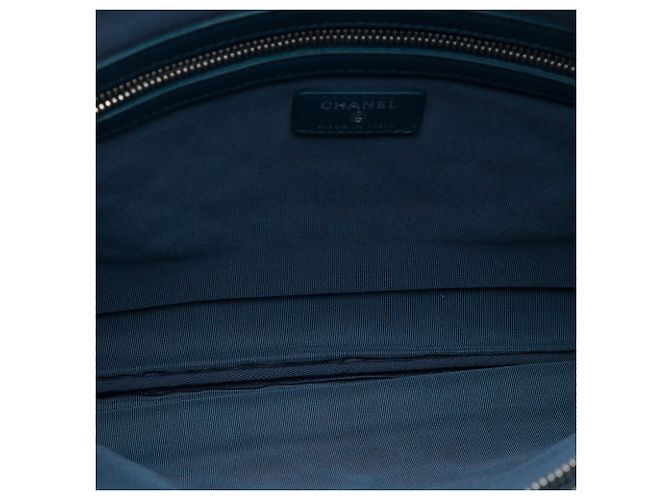 Clutch Chanel Blue Large Quilted Lambskin O Case Blu scuro - vista 4