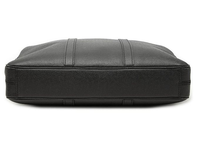 Louis Vuitton Black Taiga Porte Documents Voyage PM Nero - vista 3