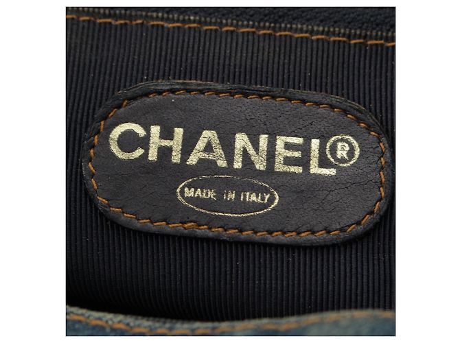 Chanel Blue CC Quilted Denim Bucket Bag mit Resinhandschlaufe Blau - Ansicht 6
