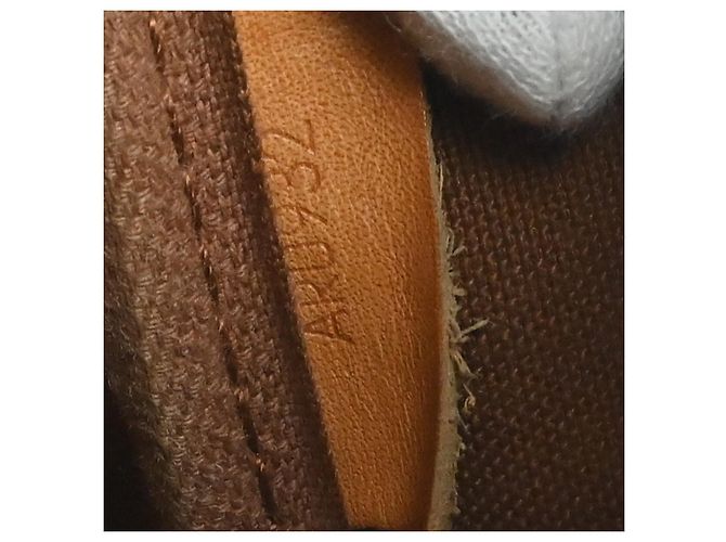 Louis Vuitton Saumur Monogram 35 Marrone - vista 5