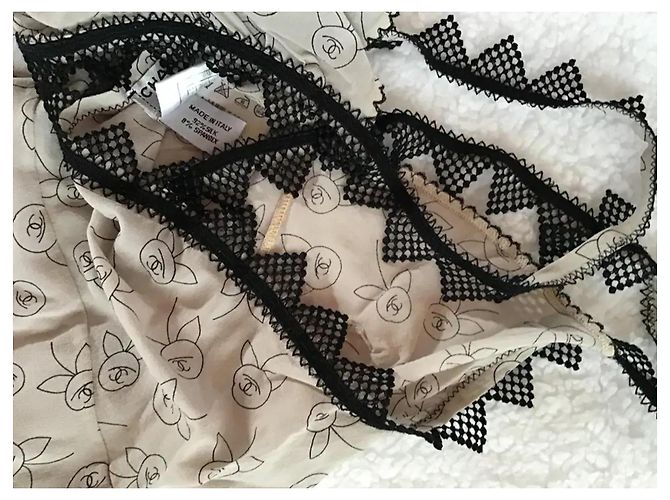 Chanel Camellia Print Seidentop Schwarz Beige - Ansicht 3