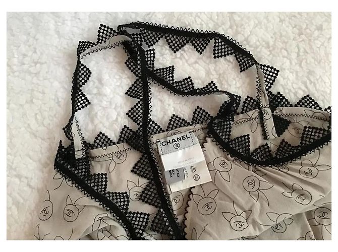 Chanel Camellia Print Seidentop Schwarz Beige - Ansicht 4