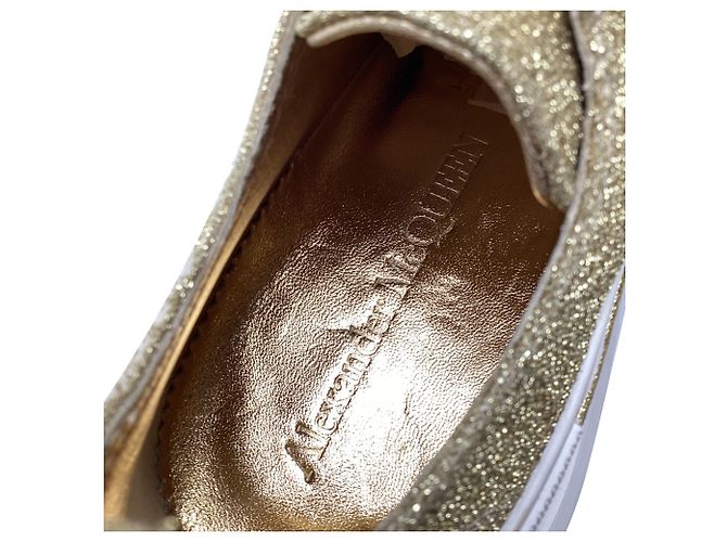 Alexander McQueen Tread Slick Glitter Sneaker aus gold metallic Canvas Golden Metallisch - Ansicht 11