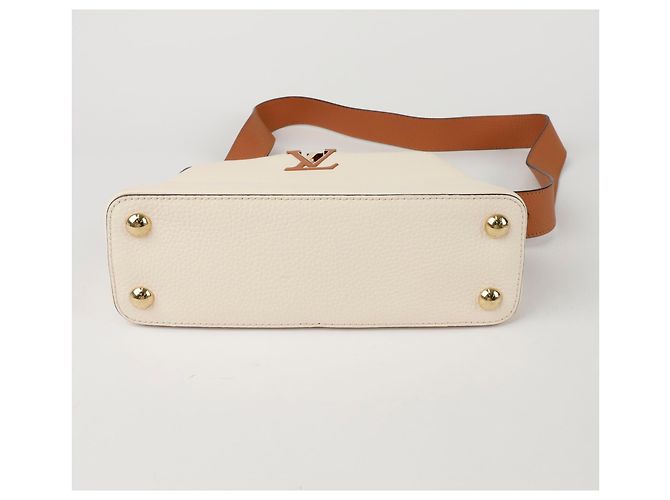 Louis Vuitton Borsa a Tracolla Capucines Bb Tote Marrone - vista 7