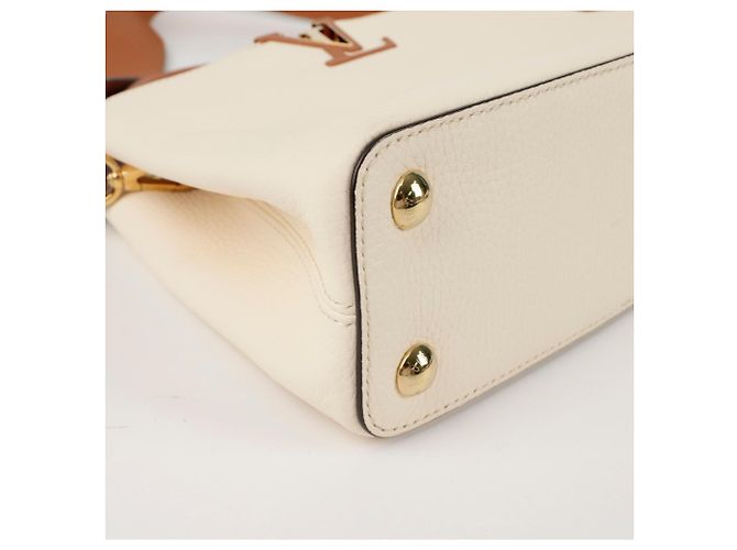 Louis Vuitton Borsa a Tracolla Capucines Bb Tote Marrone - vista 9