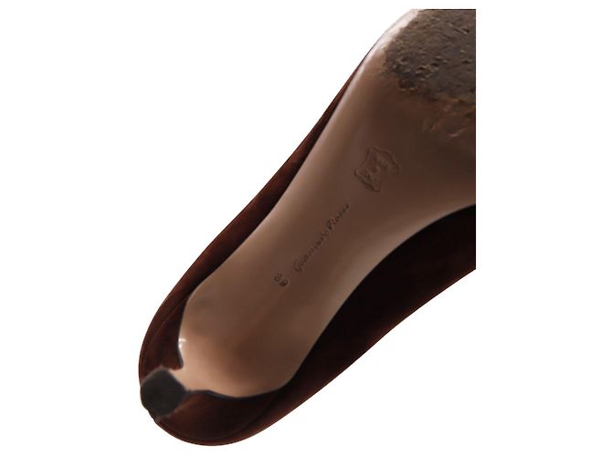 Décolleté Gianvito Rossi 70 in camoscio marrone - vista 7