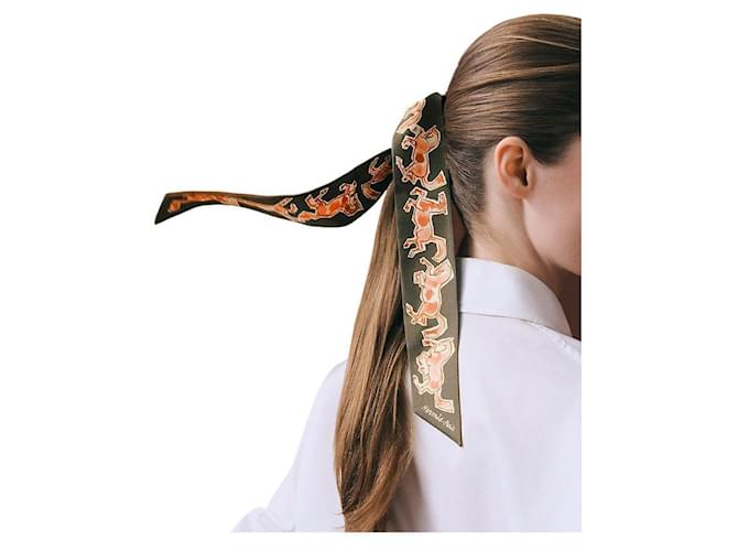 Hermès Chevaux en Libert Twilly Marrone - vista 4