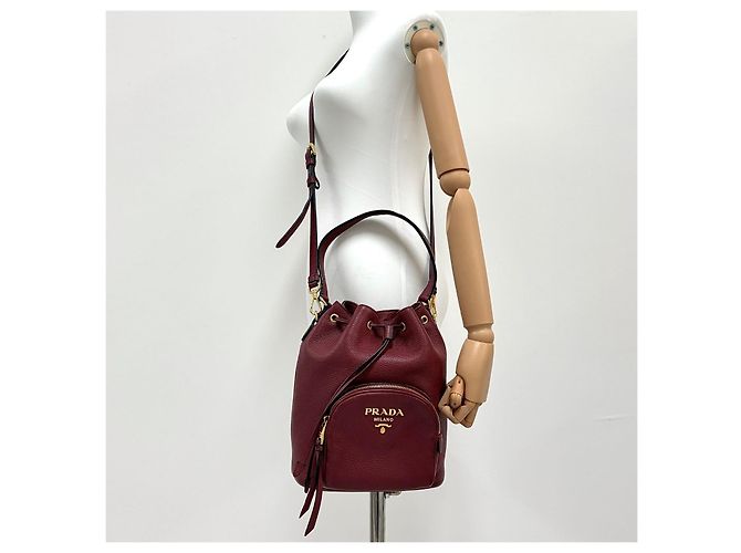 Prada Borsa Bucket Crossbody Vittelo Dino Rossa Rosso - vista 3