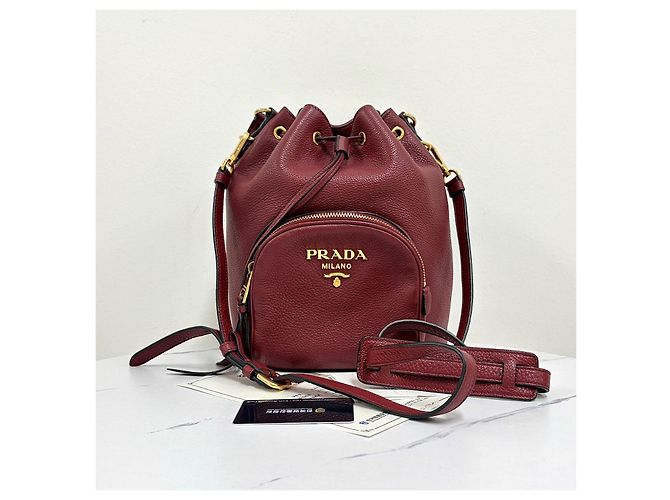Prada Borsa Bucket Crossbody Vittelo Dino Rossa Rosso - vista 4