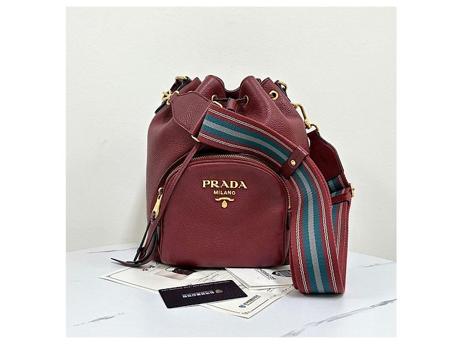 Prada Borsa Bucket Crossbody Vittelo Dino Rossa Rosso - vista 5