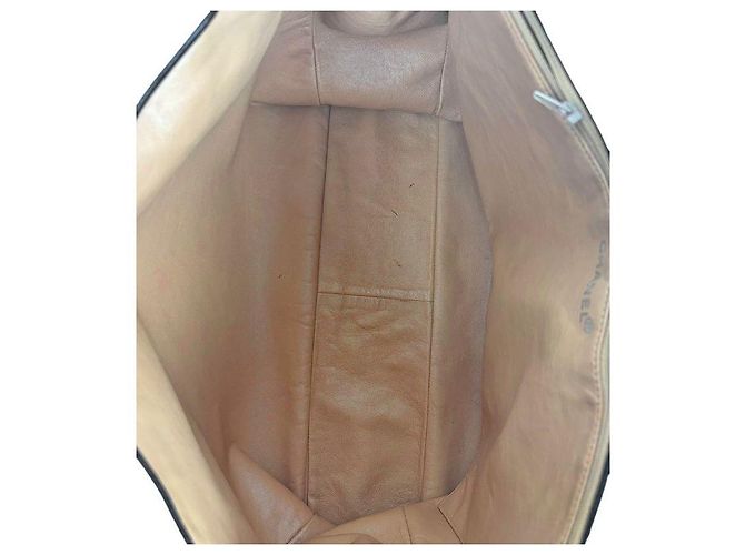 Chanel Bolsa de Ombro Essential Preta - vista 9