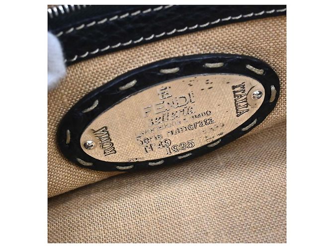 Fendi Selleria Frame Doctor Leather Mini Negro - vista 5