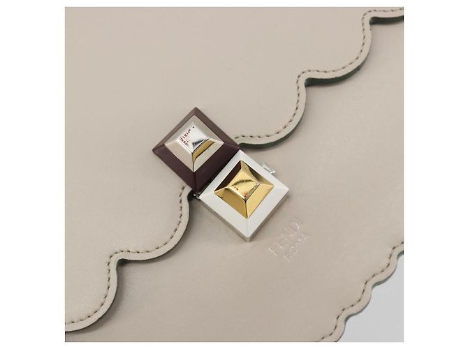 Sac à épaule FENDI Canay Chain en cuir 2 voies Gris Argent 8BT283 Auth 198665M Marron Argenté - vue 20