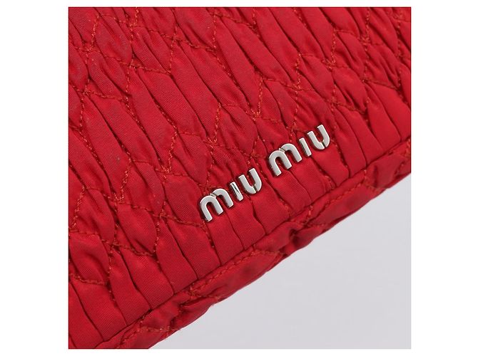 Borsa a tracolla Miu Miu Matelassé con catena in nylon rosso argento Auth 198738A - vista 17