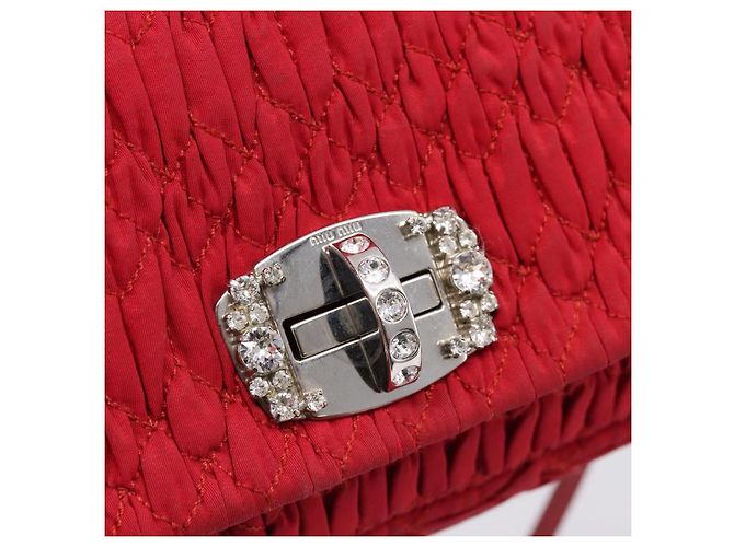 Borsa a tracolla Miu Miu Matelassé con catena in nylon rosso argento Auth 198738A - vista 18