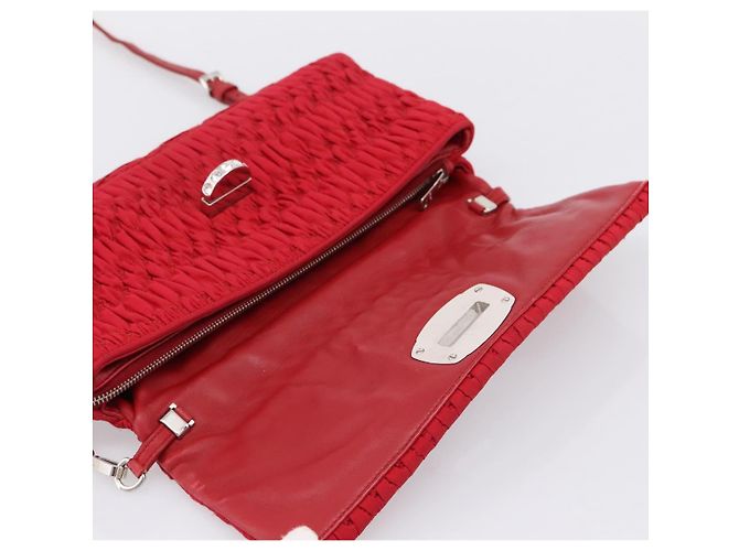 Borsa a tracolla Miu Miu Matelassé con catena in nylon rosso argento Auth 198738A - vista 19