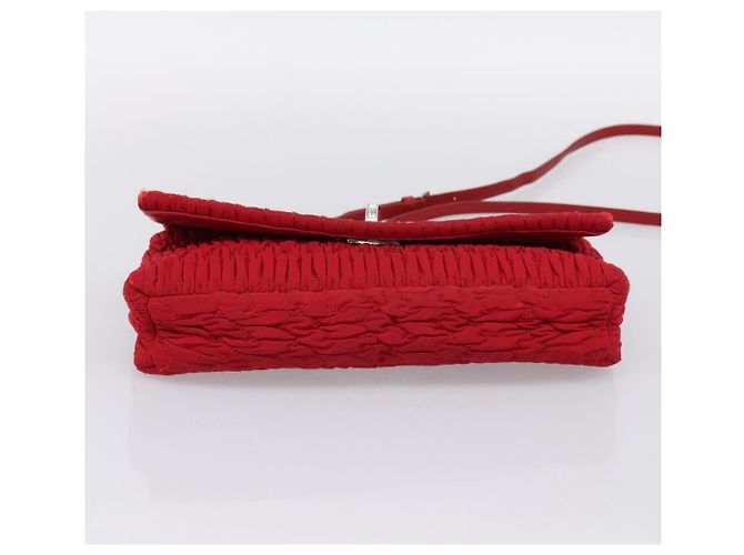 Borsa a tracolla Miu Miu Matelassé con catena in nylon rosso argento Auth 198738A - vista 5