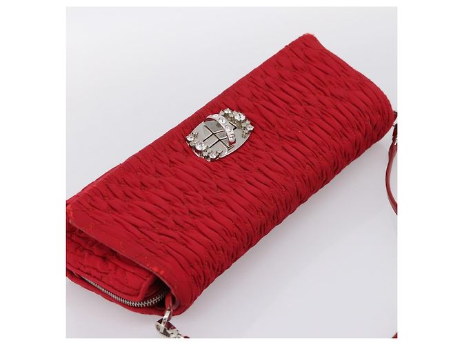 Borsa a tracolla Miu Miu Matelassé con catena in nylon rosso argento Auth 198738A - vista 6