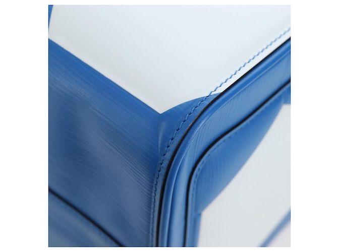 Borsa LOUIS VUITTON Epi 2018 FIFA Keepall Bandouliere 50 Blu M52120 Auth 196804SM - vista 19