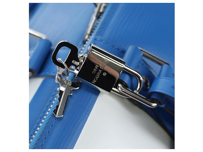 Borsa LOUIS VUITTON Epi 2018 FIFA Keepall Bandouliere 50 Blu M52120 Auth 196804SM - vista 9