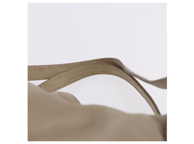Borsa Tote Miu Miu in pelle beige tono oro Auth 198364A - vista 14