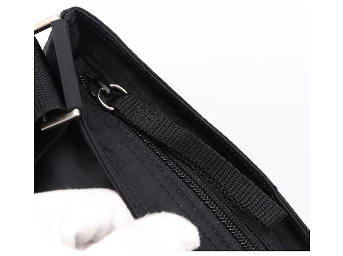 Borsa a tracolla PRADA in nylon nera argento B7338 Auth am12305V Nero - vista 10