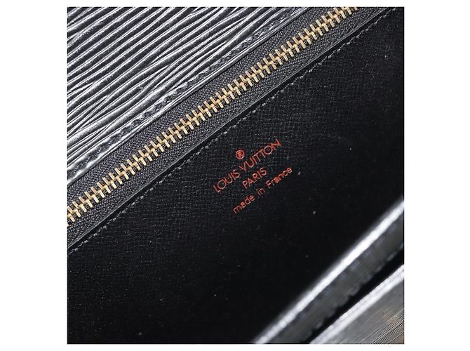 LOUIS VUITTON Epi Sellier Dragonne Clutch Bag Black M52612 LV Auth BA14957 Nero - vista 18