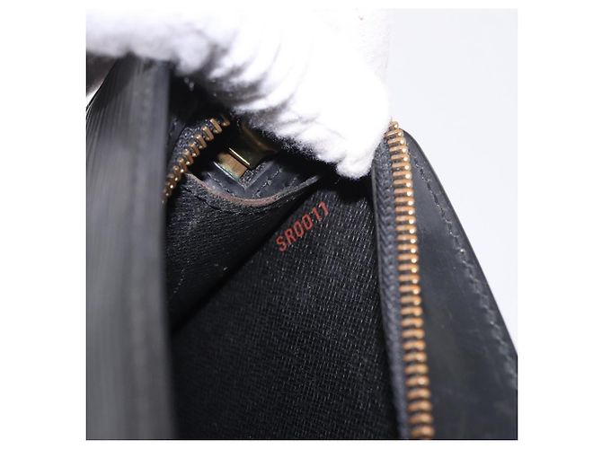 LOUIS VUITTON Epi Pochette Homme Clutch Bag Black M52522 LV Auth ep15733 - vista 12