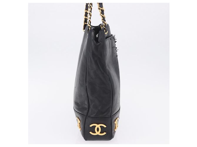 CHANEL Triple Coco Chain Schultertasche aus Leder Schwarz Gold CC Auth 198357 - Ansicht 4