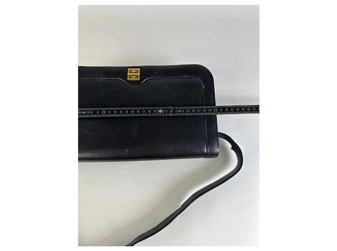 Vintage Givenchy Schultertasche aus Leder Schwarz Gold - Ansicht 8