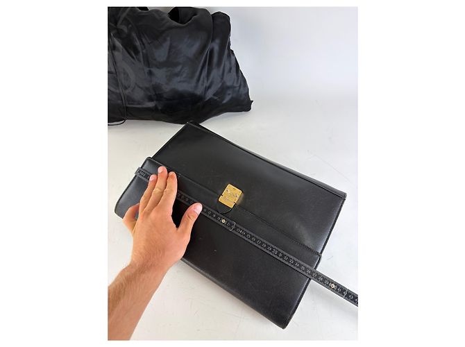 Clutch Vintage Yves Saint Laurent in Pelle Nera e Oro Nero - vista 11