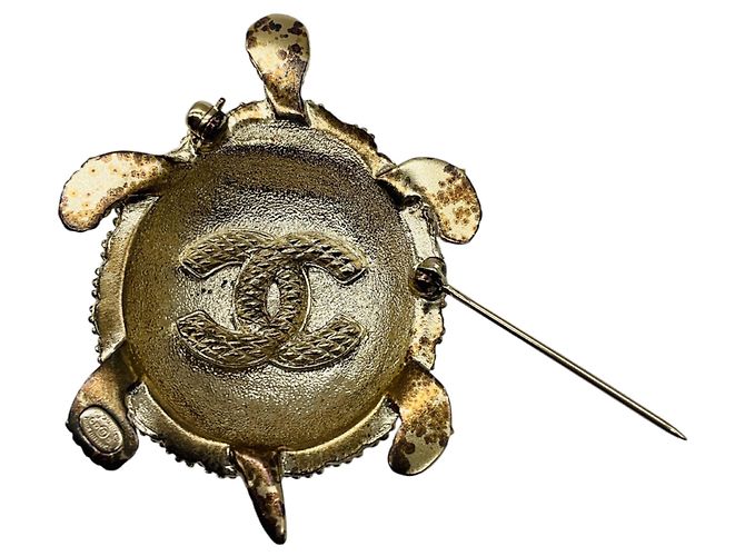 Spilla a tartaruga Chanel 2019 CC Logo oro chiaro impreziosita da strass e cristalli D'oro - vista 4