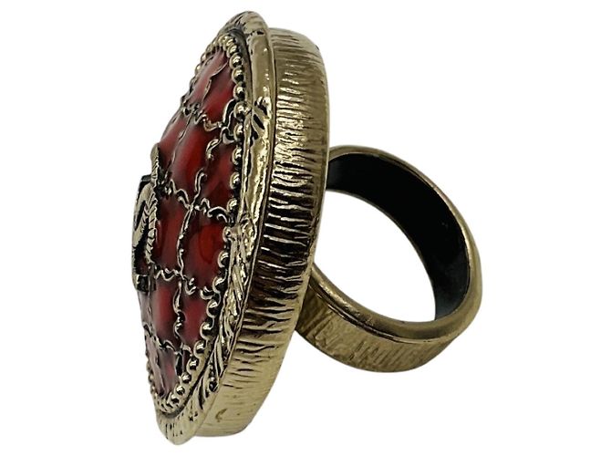 Chanel 2010 Rot / Brushed Gold CC Logo kreisförmiger Emaille-Locket-Ring - Ansicht 2
