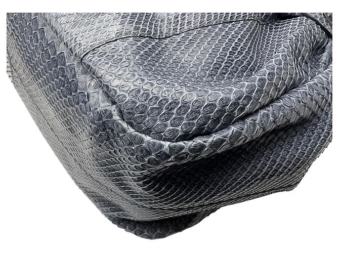 Tod's Handtasche aus Pythonleder in Schieferblau - Ansicht 13