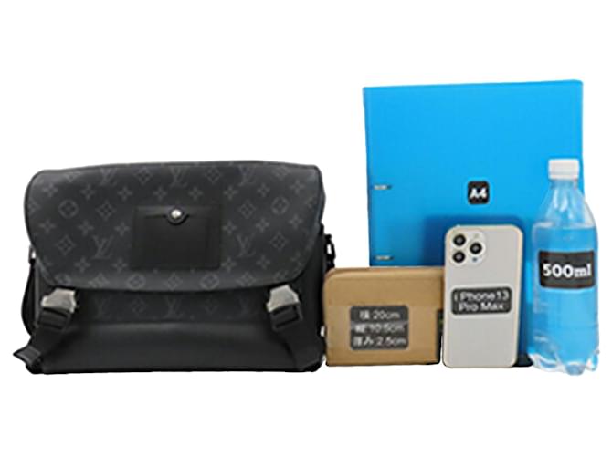 Borsa a tracolla Louis Vuitton Monogram Eclipse Voyager PM Nera Nero - vista 13