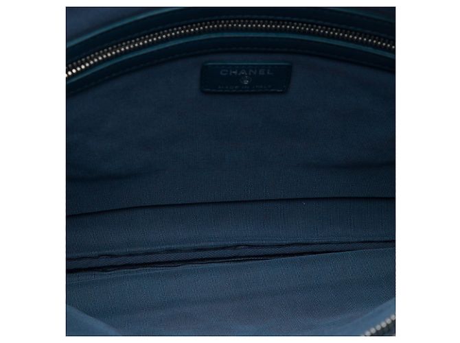 Clutch Chanel Large Quilted Lambskin O Case Blu - vista 4