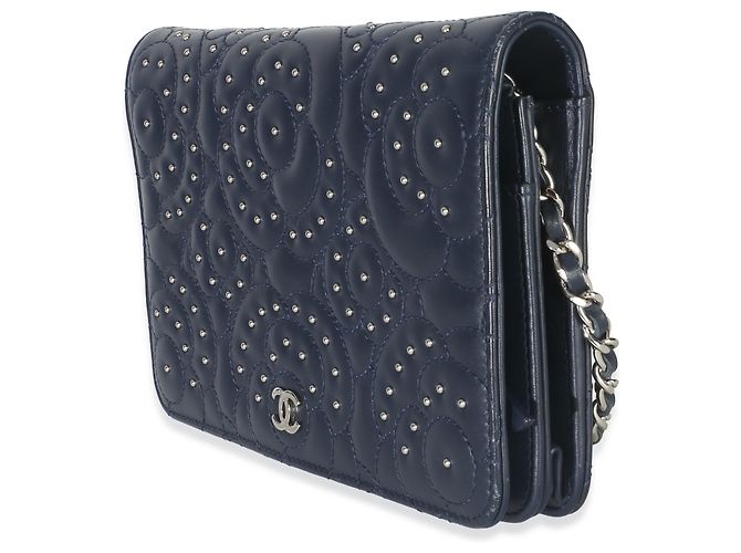 Portafoglio Chanel Blue Lambskin Camellia Studded Wallet on Chain - vista 3