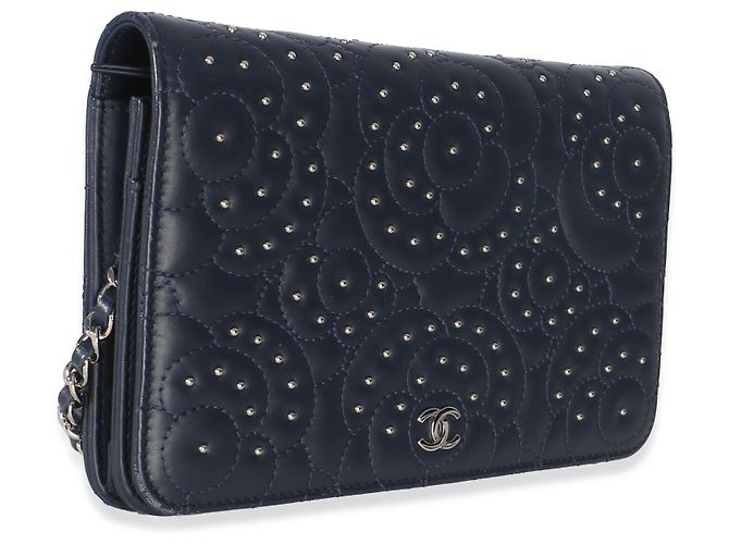 Portafoglio Chanel Blue Lambskin Camellia Studded Wallet on Chain - vista 4