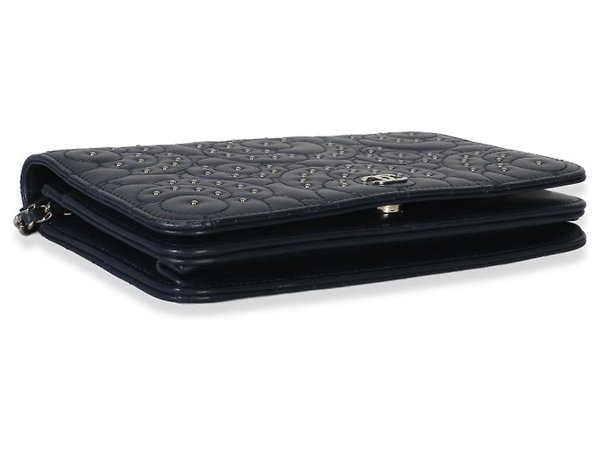 Portafoglio Chanel Blue Lambskin Camellia Studded Wallet on Chain - vista 7