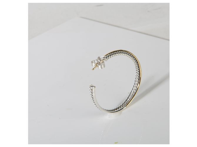 Orecchini a cerchio Crossover David Yurman in oro giallo e argento sterling - vista 4