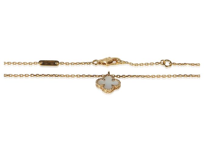 Van Cleef & Arpels Sweet Alhambra Anhänger aus Gelbgold und Perlmutt - Ansicht 2