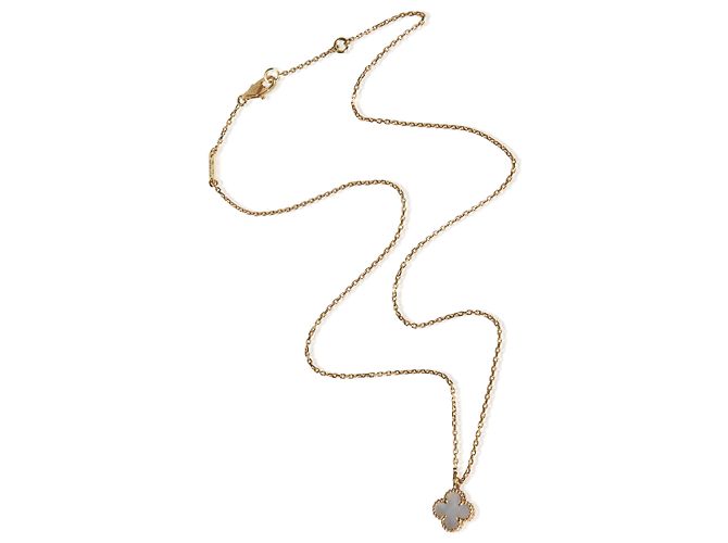 Van Cleef & Arpels Sweet Alhambra Anhänger aus Gelbgold und Perlmutt - Ansicht 3