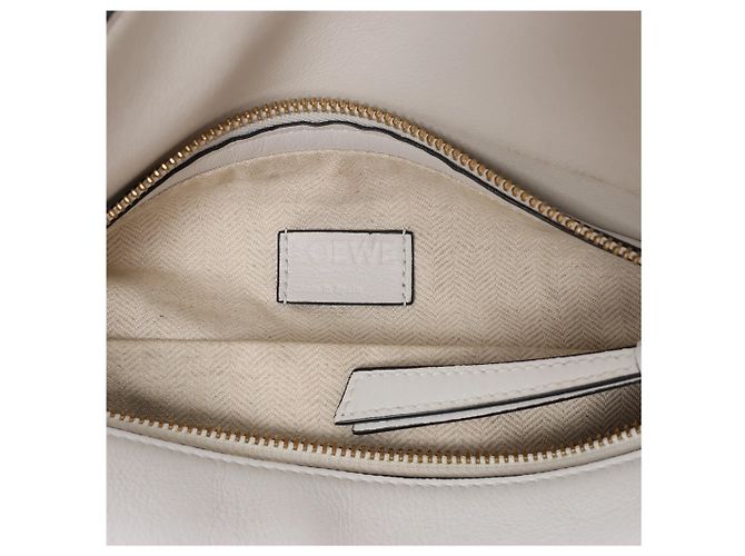 Borsa a tracolla in pelle LOEWE Puzzle Hobo in White Beige - vista 15