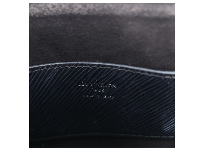 Borsa a tracolla Louis Vuitton Twist MM in pelle Epi Nera M50282 Nero - vista 16