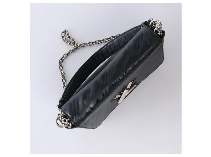 Borsa a tracolla Louis Vuitton Twist MM in pelle Epi Nera M50282 Nero - vista 17
