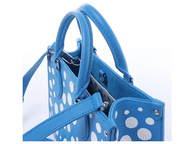 Onthego Louis Vuitton x Yayoi Kusama On the Go PM Empreinte Leather in Blue M46424 - vista 3